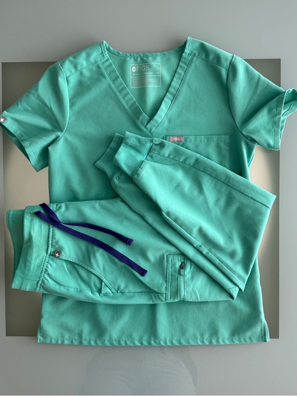 Figs Surgical Green Women's Scrub Set